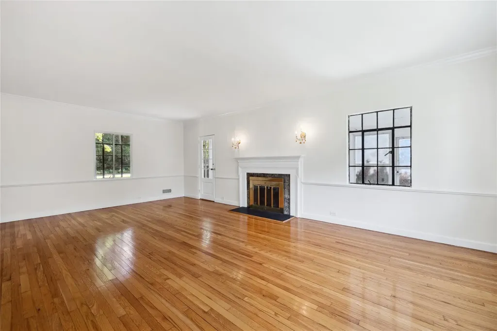119 Knickerbocker Road Manhasset NY 11030