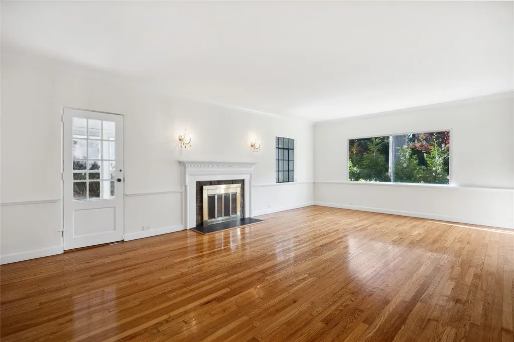 119 Knickerbocker Road Manhasset NY 11030