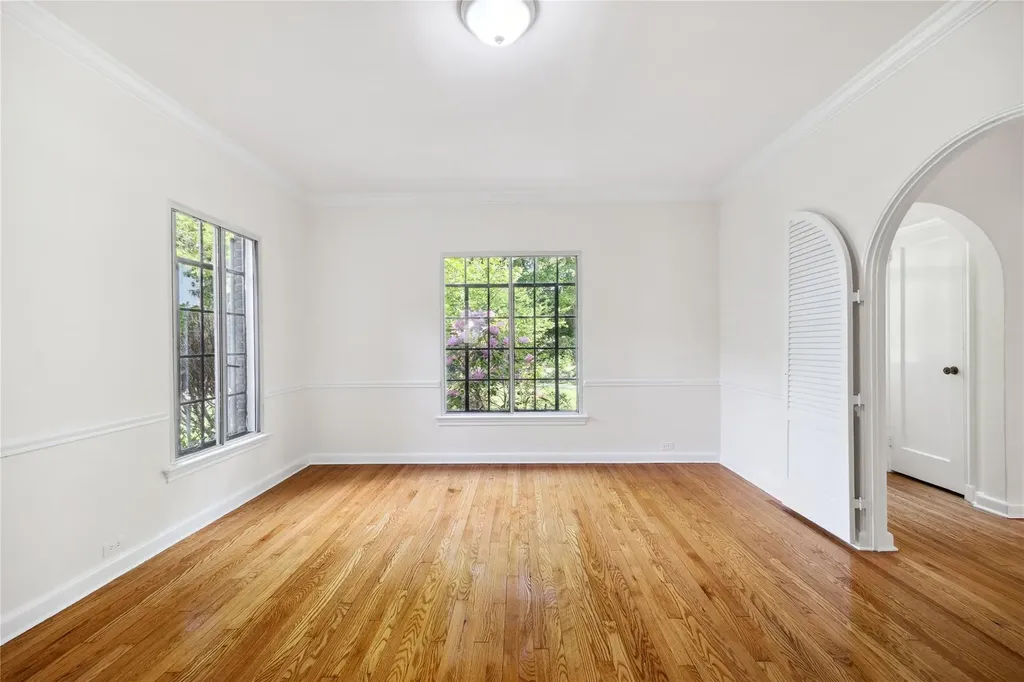 119 Knickerbocker Road Manhasset NY 11030