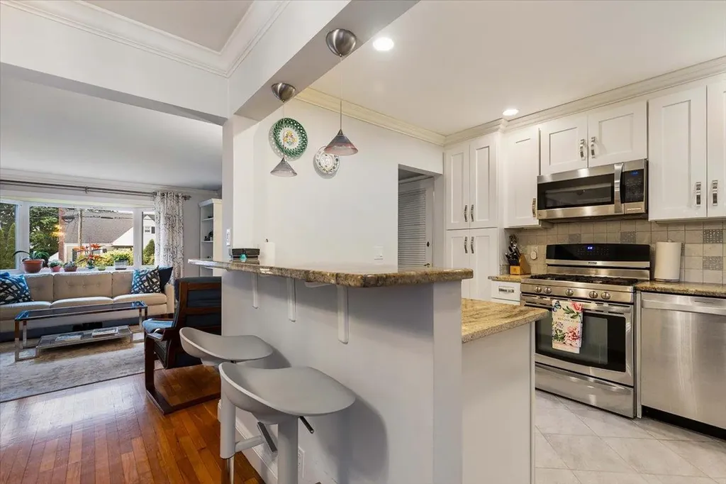 66 Lyons Road Scarsdale NY 10583