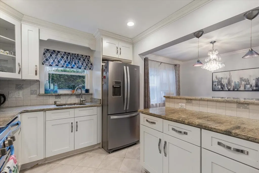 66 Lyons Road Scarsdale NY 10583