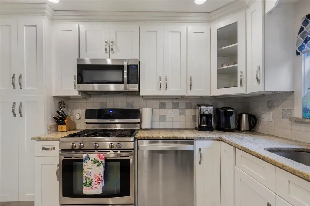 66 Lyons Road Scarsdale NY 10583