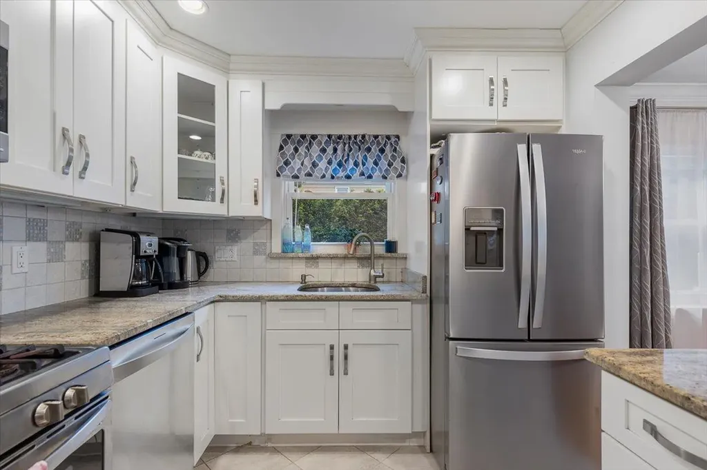 66 Lyons Road Scarsdale NY 10583