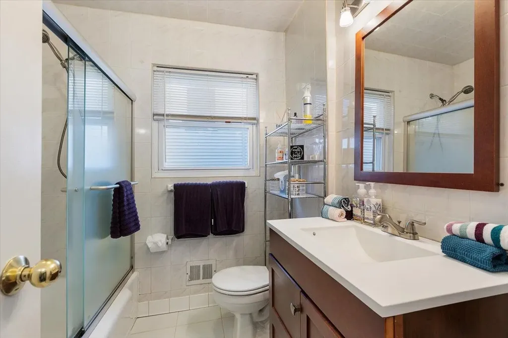 66 Lyons Road Scarsdale NY 10583