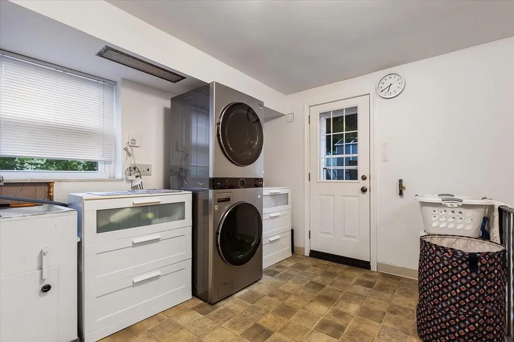 66 Lyons Road Scarsdale NY 10583