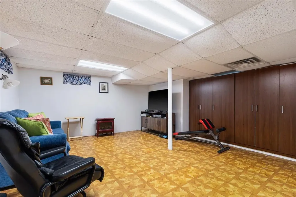 66 Lyons Road Scarsdale NY 10583
