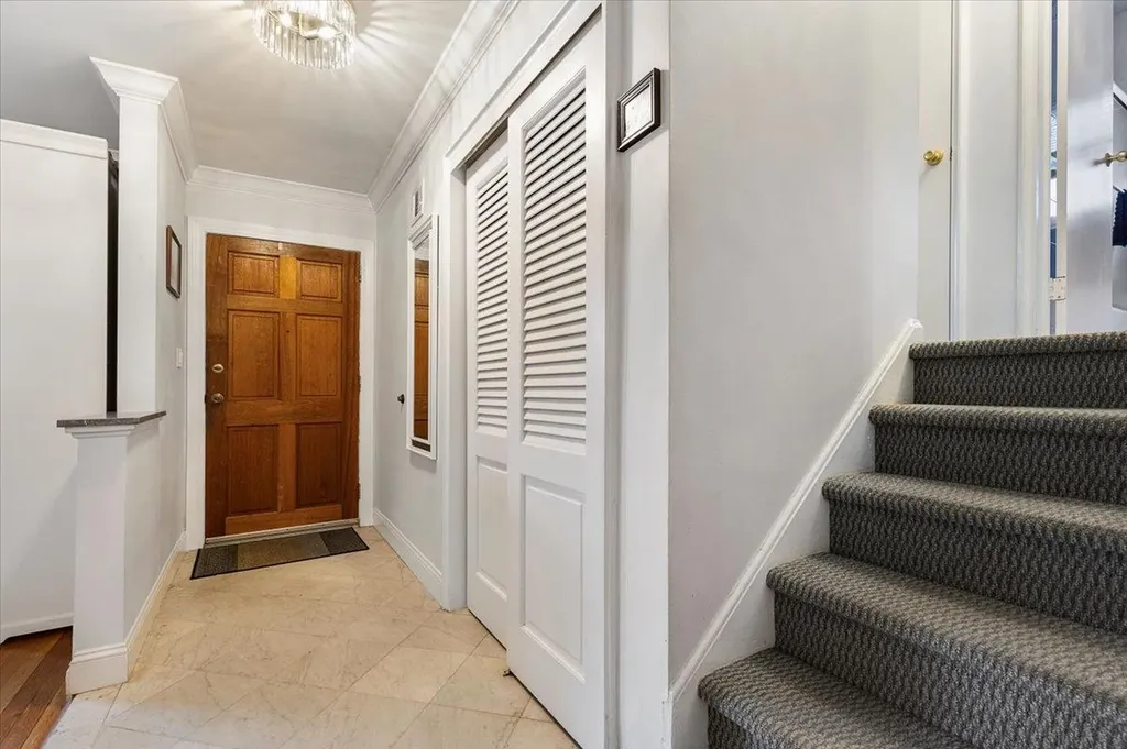 66 Lyons Road Scarsdale NY 10583