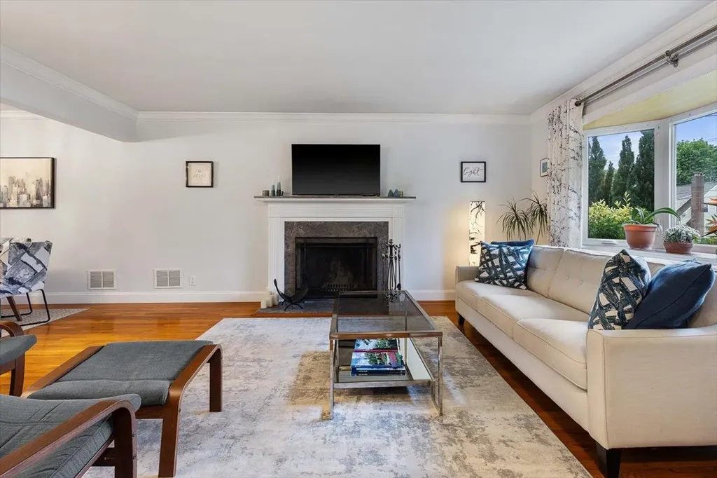 66 Lyons Road Scarsdale NY 10583