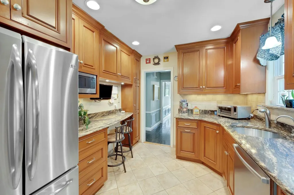 76 Parkview Drive Bronxville NY 10708
