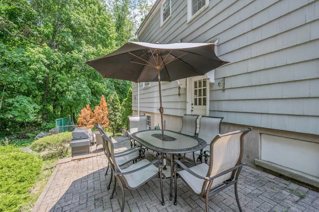 76 Parkview Drive Bronxville NY 10708