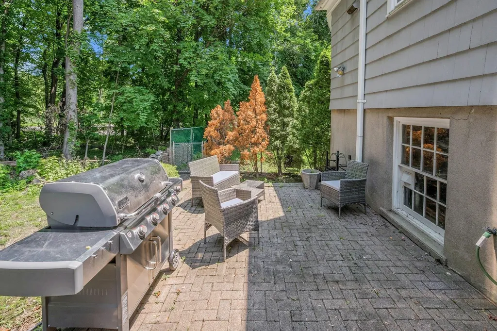 76 Parkview Drive Bronxville NY 10708