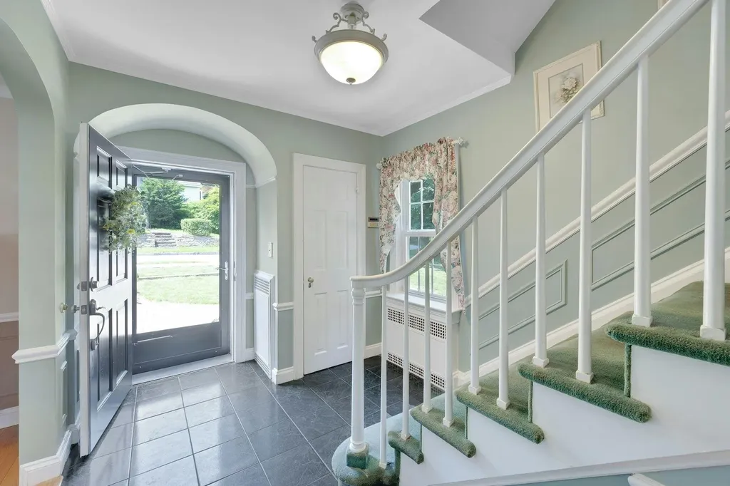76 Parkview Drive Bronxville NY 10708