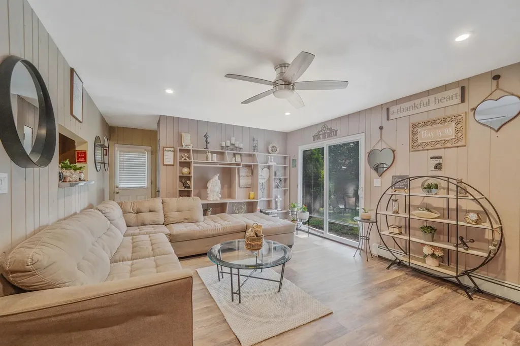40 Monroe Avenue Brentwood NY 11717