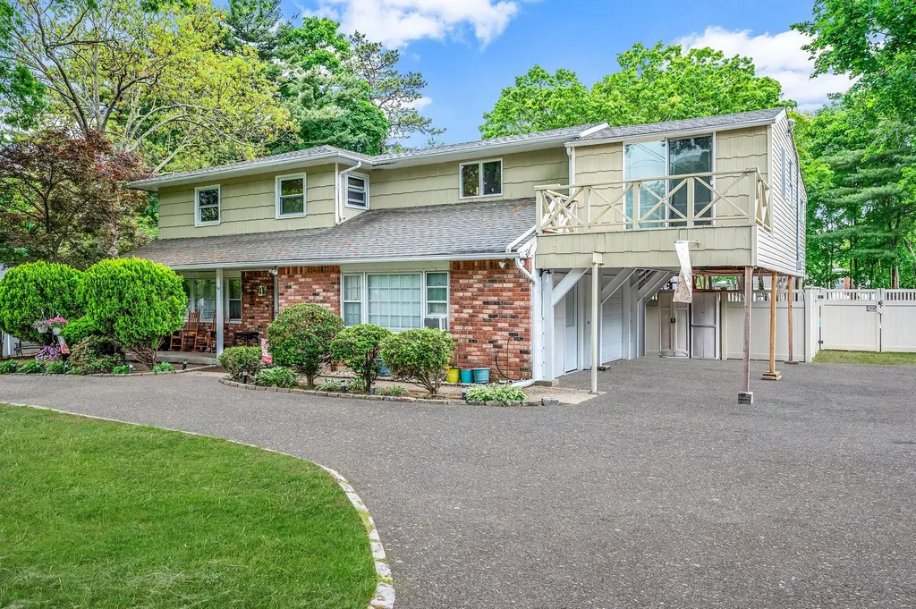 40 Monroe Avenue Brentwood NY 11717