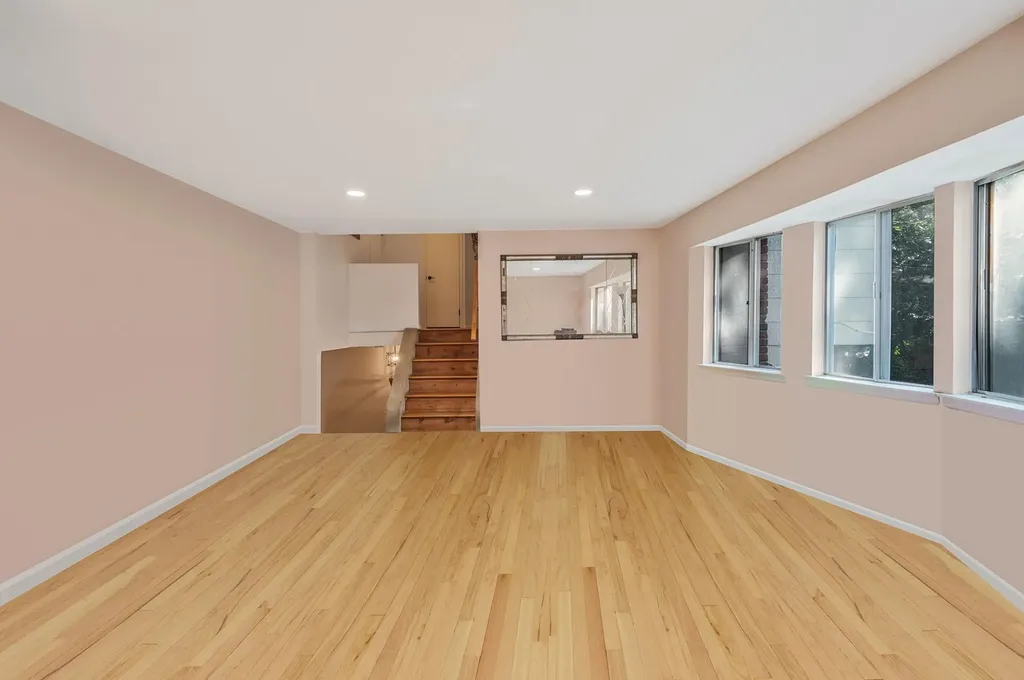 40 Monroe Avenue Brentwood NY 11717