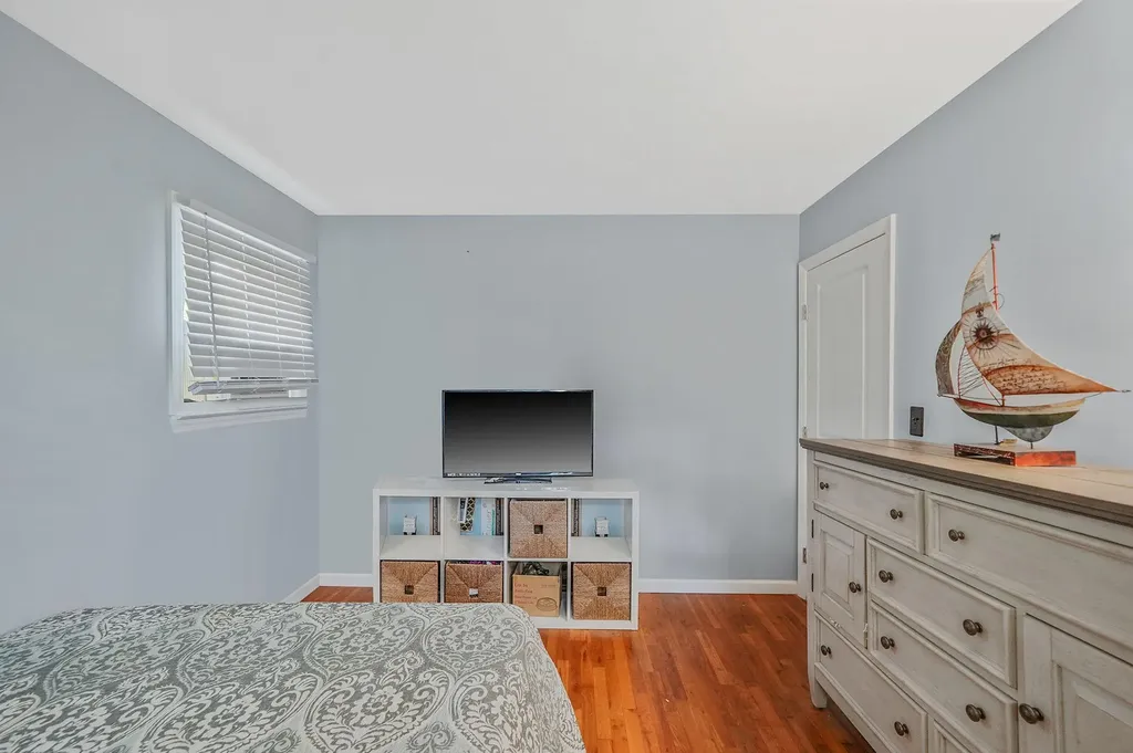 40 Monroe Avenue Brentwood NY 11717