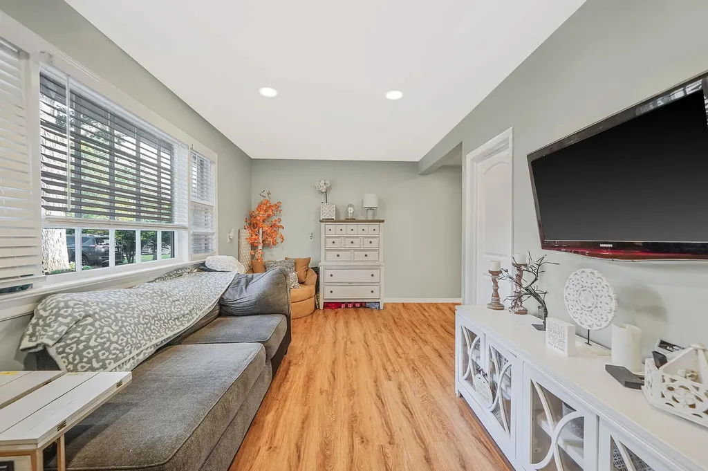 40 Monroe Avenue Brentwood NY 11717