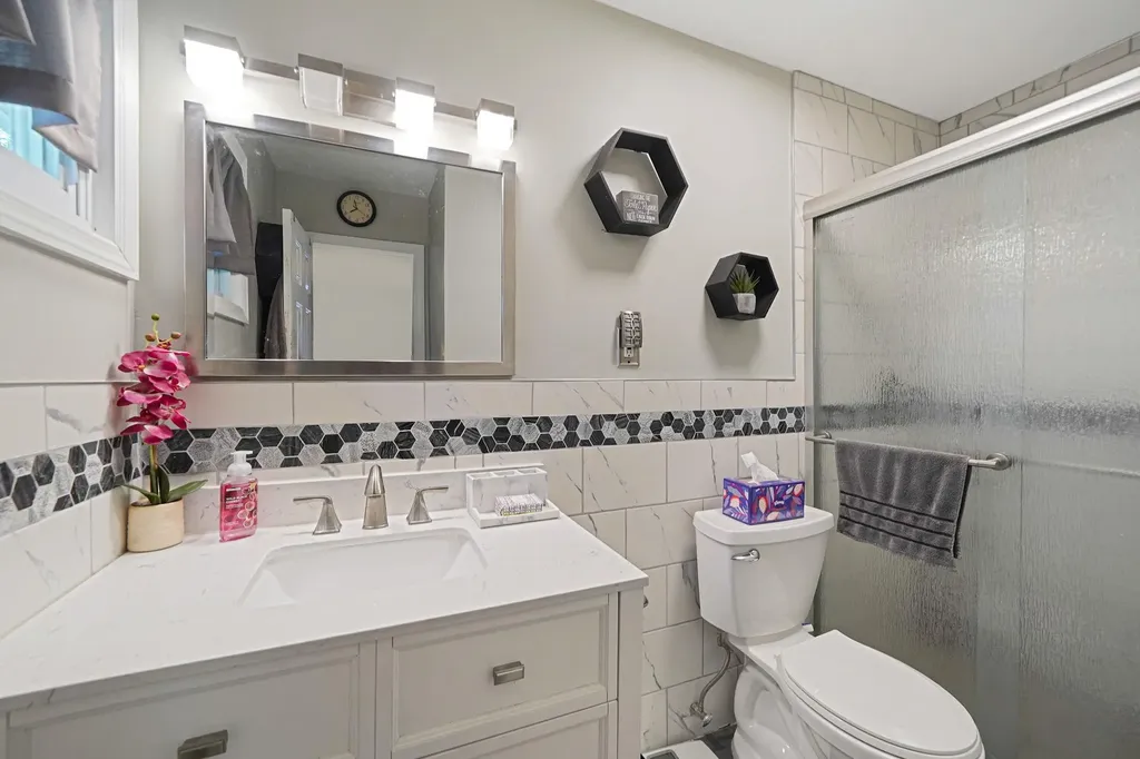 40 Monroe Avenue Brentwood NY 11717