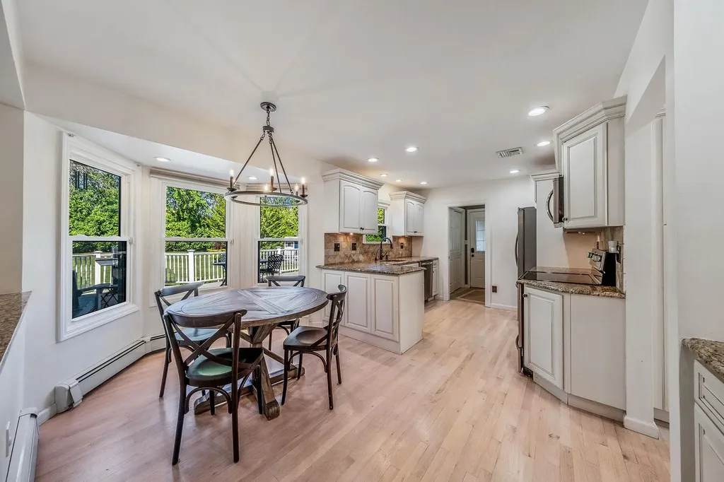 20 Vineyard Way Mount Sinai NY 11766