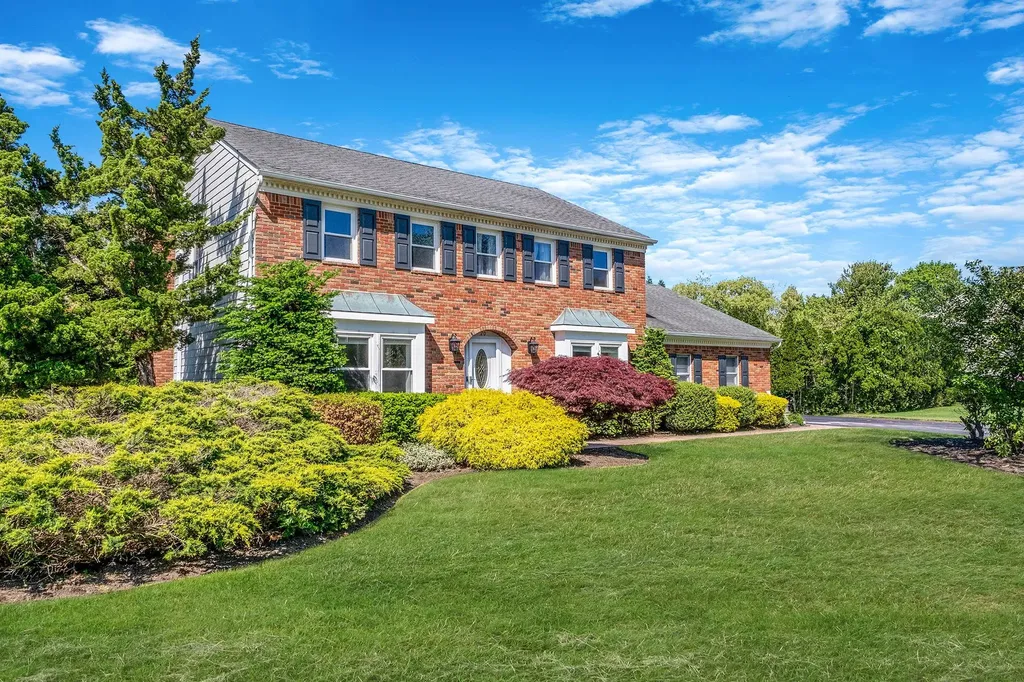 20 Vineyard Way Mount Sinai NY 11766