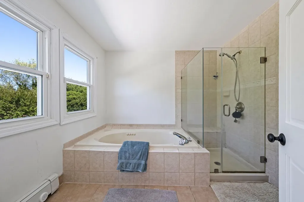 20 Vineyard Way Mount Sinai NY 11766