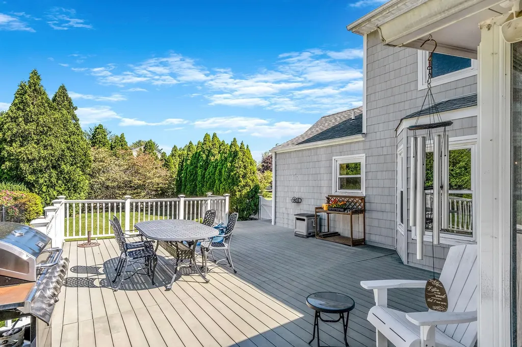20 Vineyard Way Mount Sinai NY 11766