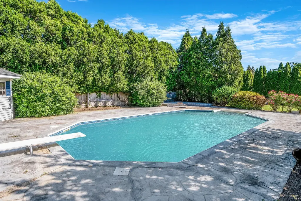 20 Vineyard Way Mount Sinai NY 11766
