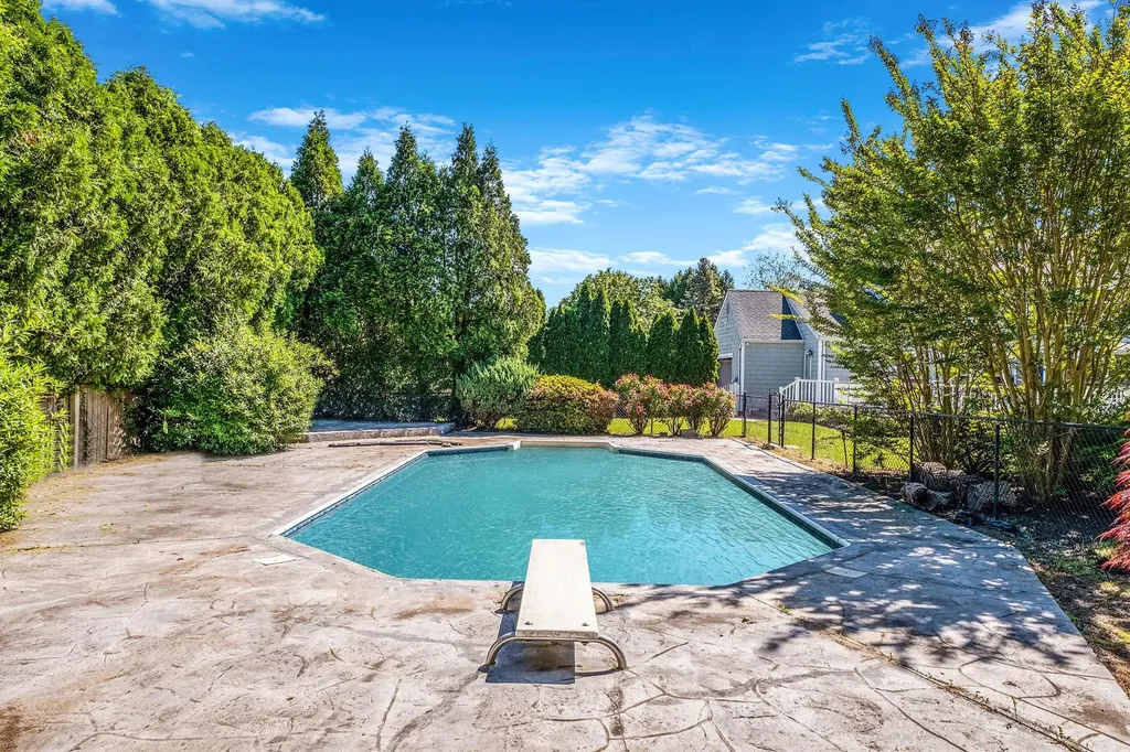 20 Vineyard Way Mount Sinai NY 11766