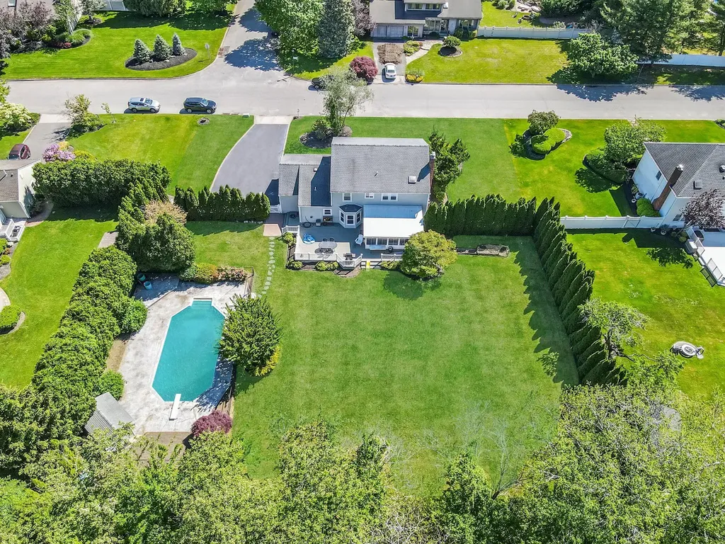 20 Vineyard Way Mount Sinai NY 11766