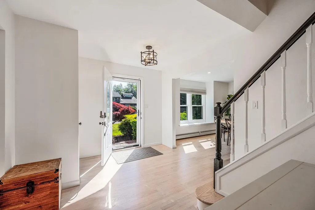 20 Vineyard Way Mount Sinai NY 11766