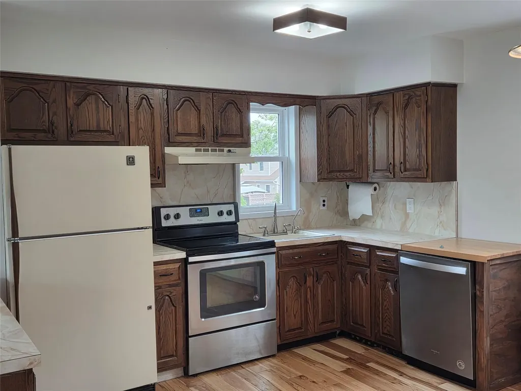 332 51st Street Lindenhurst NY 11757