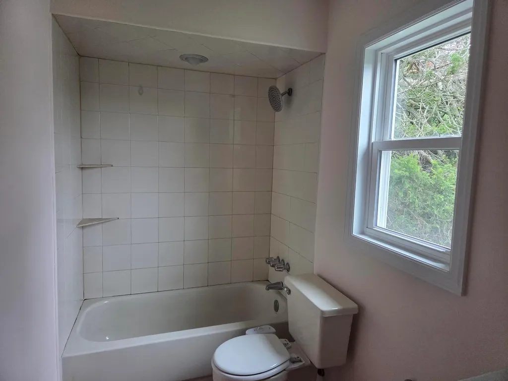 332 51st Street Lindenhurst NY 11757