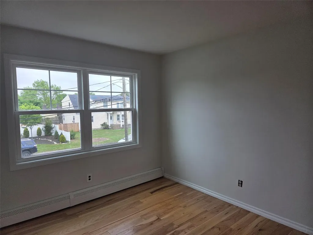 332 51st Street Lindenhurst NY 11757