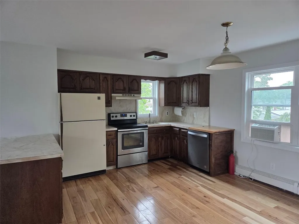 332 51st Street Lindenhurst NY 11757