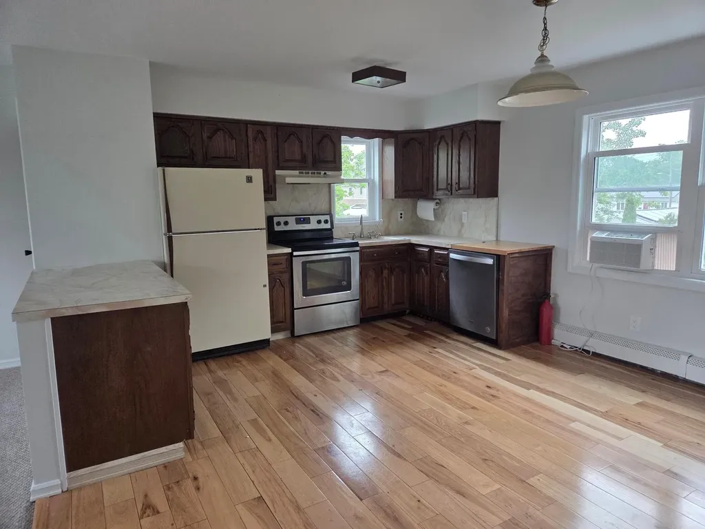 332 51st Street Lindenhurst NY 11757