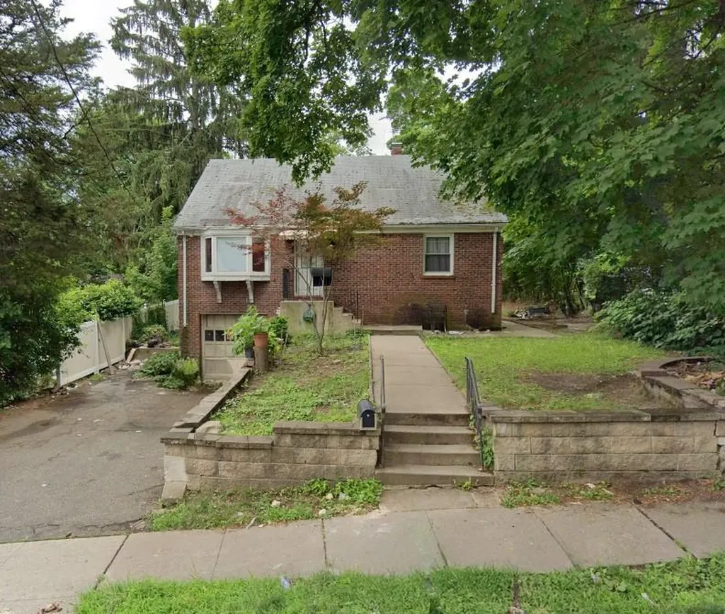 8 W Funston Avenue Spring Valley NY 10977