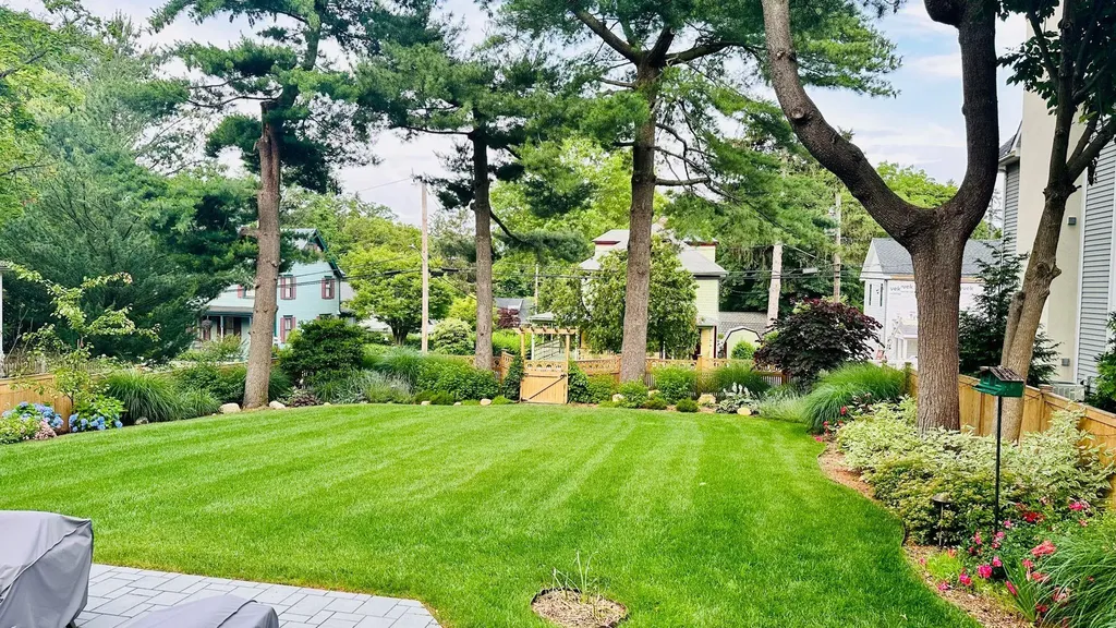 18 20th Avenue Sea Cliff NY 11579