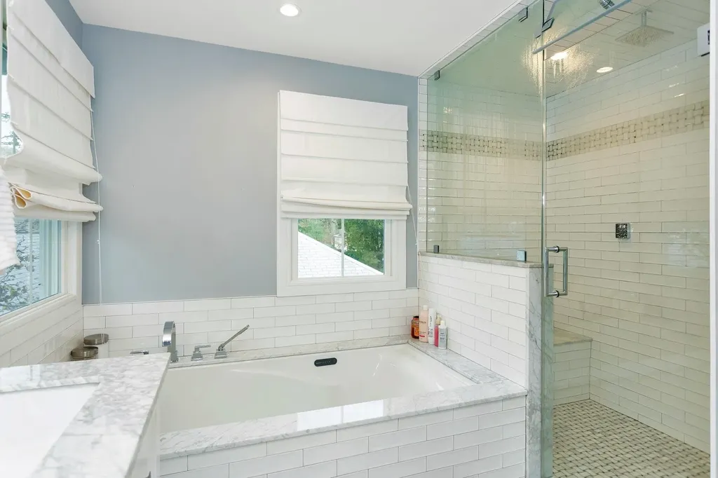 18 20th Avenue Sea Cliff NY 11579