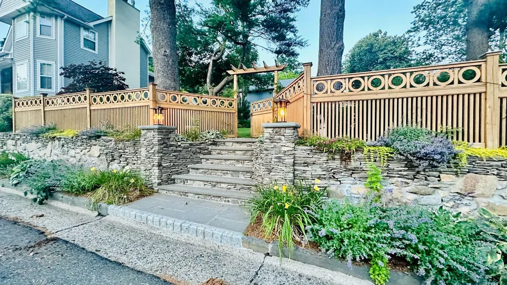 18 20th Avenue Sea Cliff NY 11579
