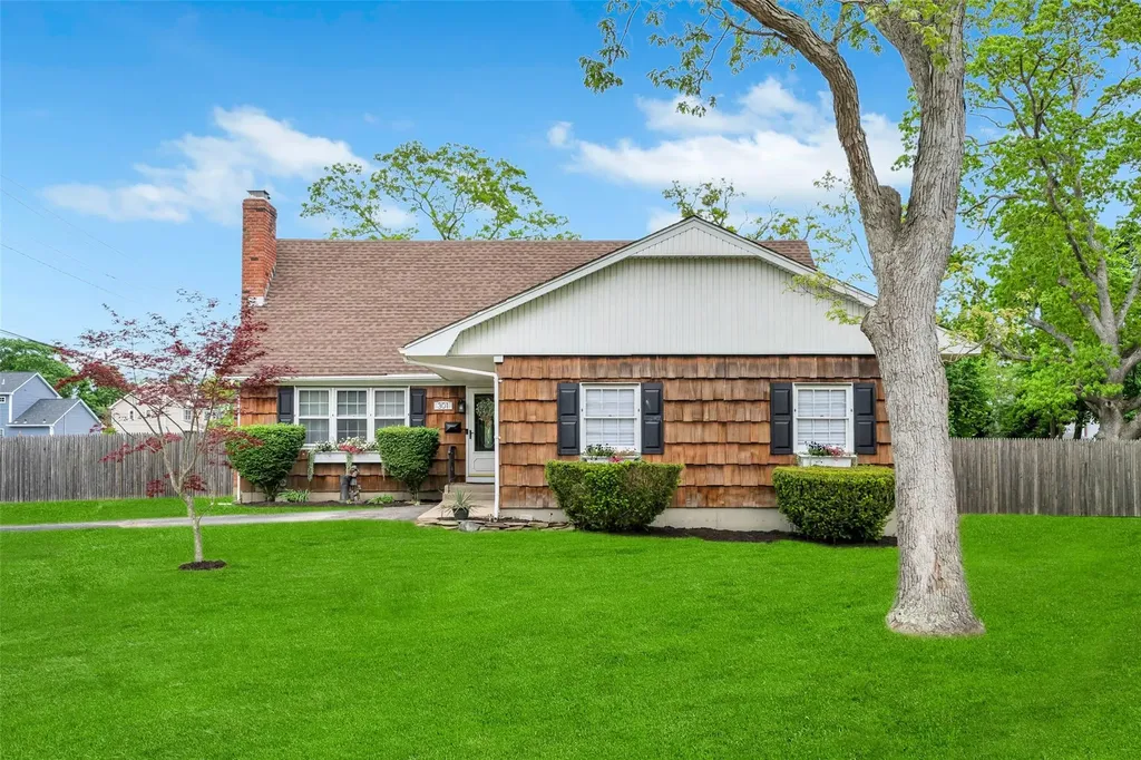 301 Maple Avenue Patchogue NY 11772