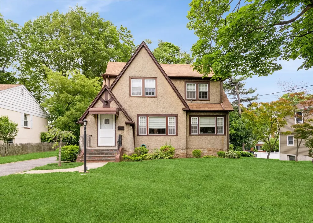 20 Harding Drive New Rochelle NY 10801