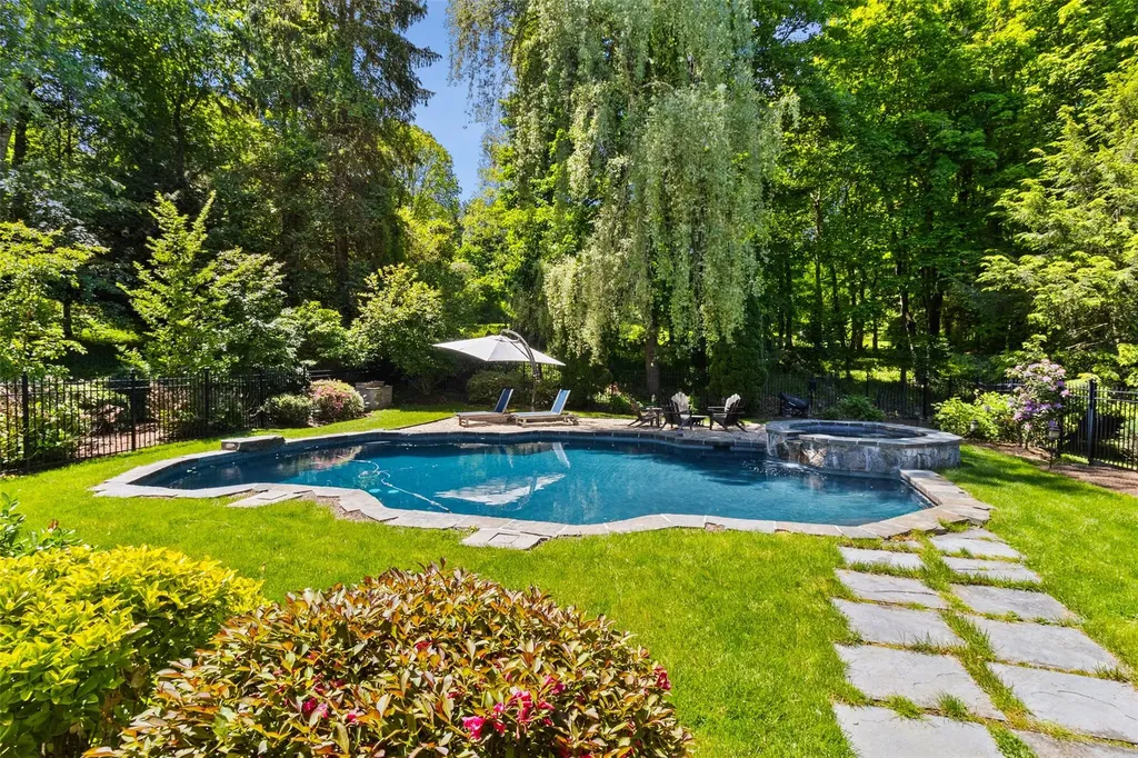 5 Club Way Mount Kisco NY 10549
