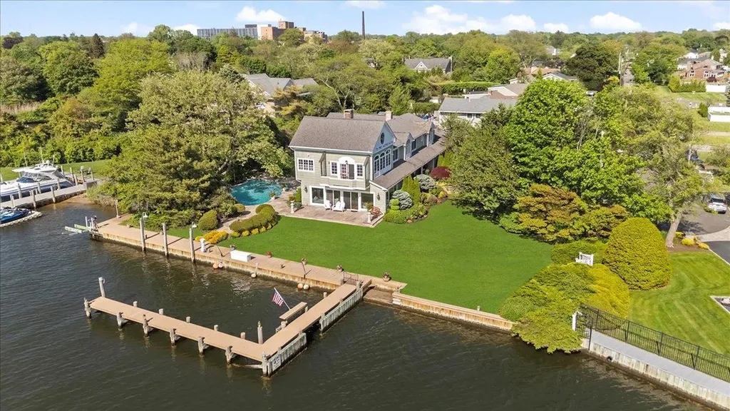 501 Bay 5th Street West Islip NY 11795