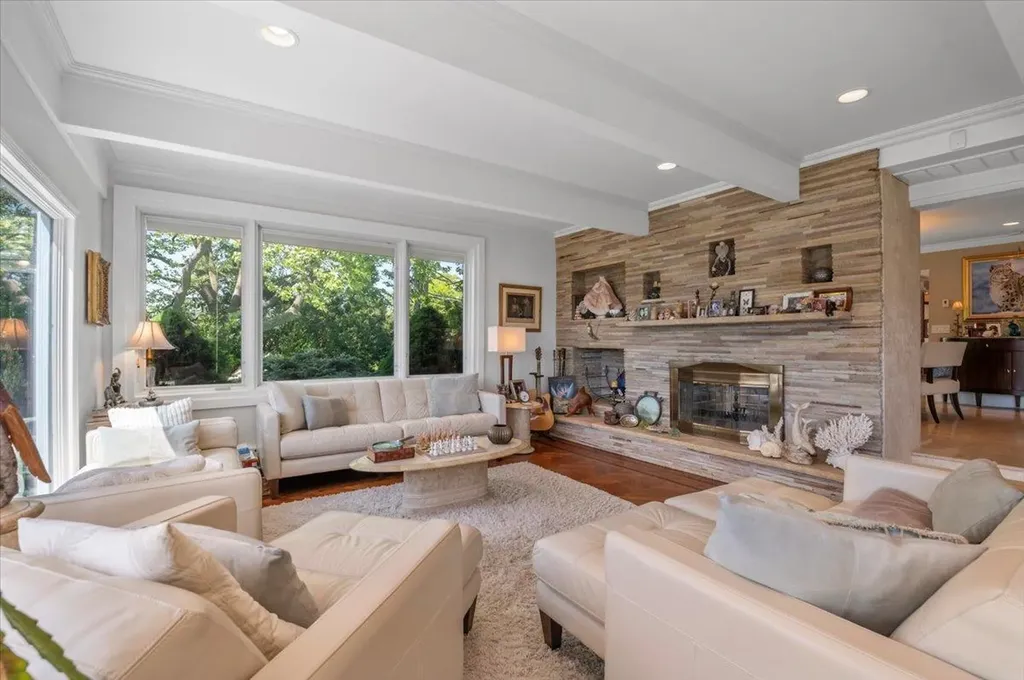 501 Bay 5th Street West Islip NY 11795
