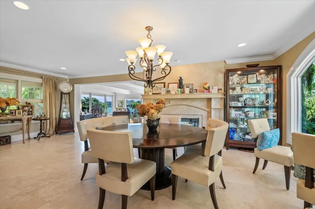 501 Bay 5th Street West Islip NY 11795