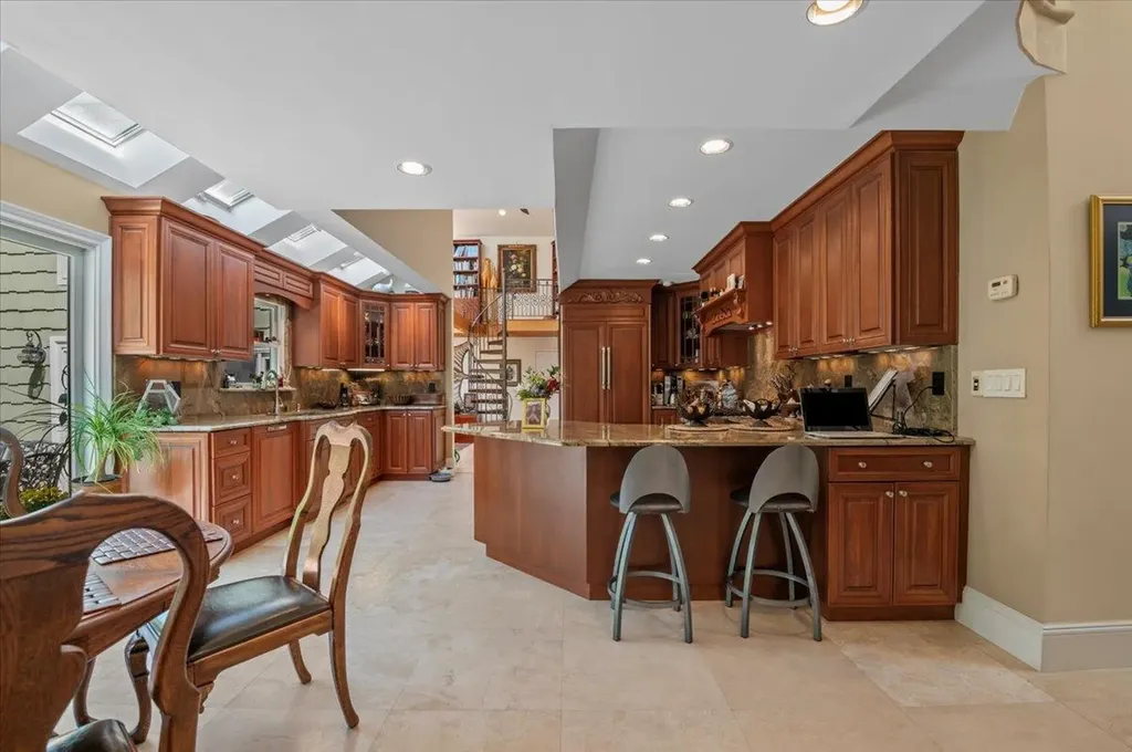 501 Bay 5th Street West Islip NY 11795