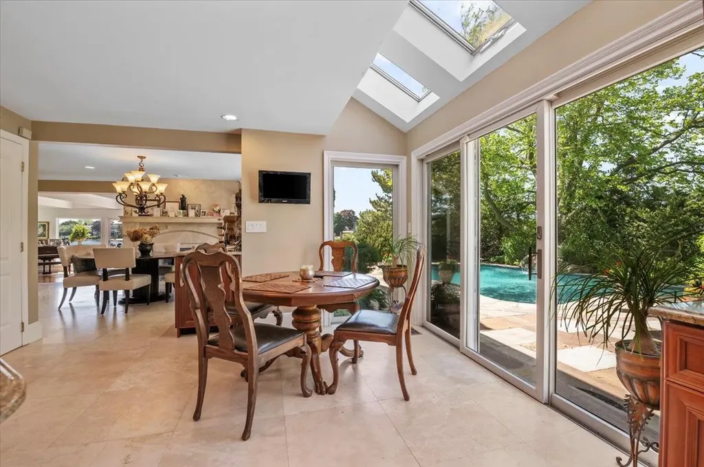 501 Bay 5th Street West Islip NY 11795