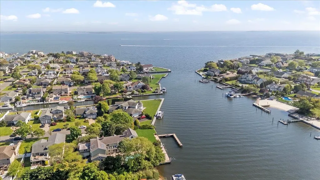 501 Bay 5th Street West Islip NY 11795