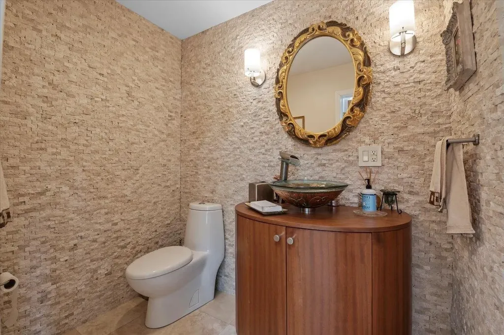 501 Bay 5th Street West Islip NY 11795