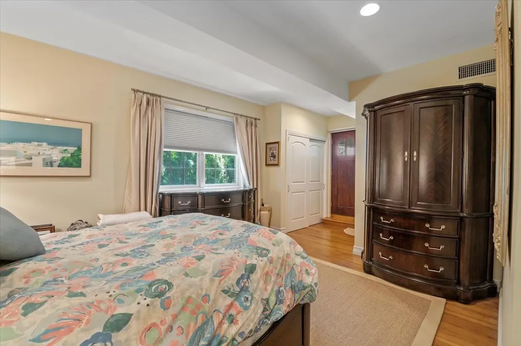501 Bay 5th Street West Islip NY 11795